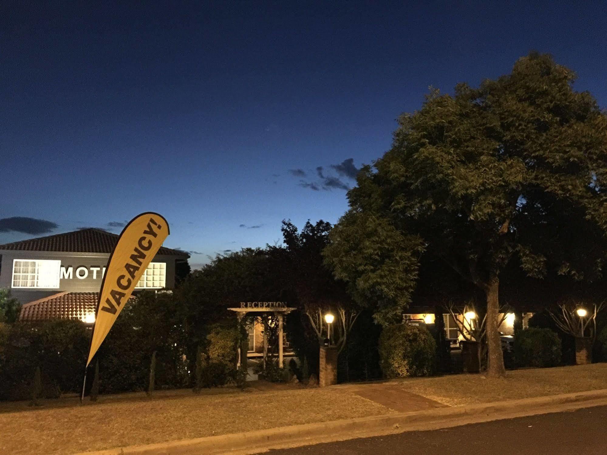 White Lanterns Motel Armidale Exterior photo